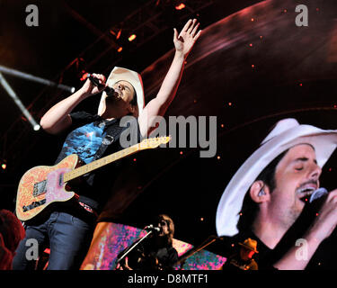 Toronto, Canada. 31st May 2013. Country music singer Brad Paisley performs at the Molson Canadian Amphitheatre during the BEAT THIS SUMMER TOUR.  (EXI/N8N/Alamy Live News) Stock Photo