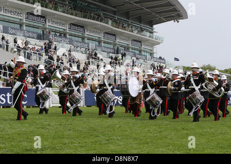Epsom Downs, Surrey, UK. 1st June 2013.  A marching band pass in front of the granstands on The Investec Derby Day from Epsom Racecourse. Credit:  Action Plus Sports Images/Alamy Live News Stock Photo
