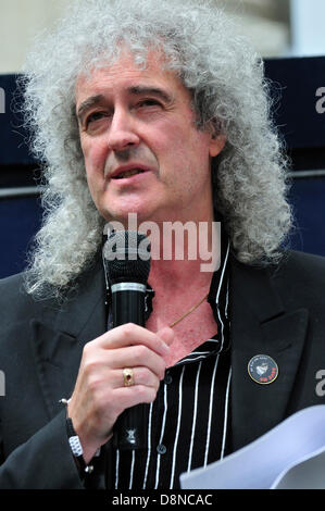 National March Against the Badger Cull, Saturday 1st June 2013, by Tate Britain gallery. Brian May (former Queen guitarist) speaking against the cull Stock Photo