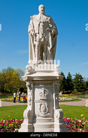 Statue of Kind Edward VII seventh with spring flowers in Beacon Park Gardens Lichfield Staffordshire England Stock Photo