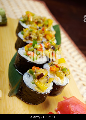 https://l450v.alamy.com/450v/d8p681/japanese-sushi-traditional-japanese-food-roll-made-of-roasted-fish-d8p681.jpg
