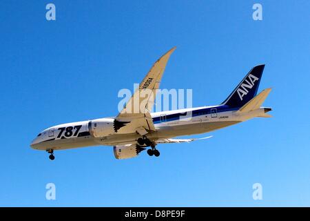 San Jose, California USA - June 2, 2013 Dreamliner Boeing 787 resumes service between San Jose and Tokyo after the FAA halted all flights due to faulty lithium ion batteries. 2nd June 2013 Credit: Lisa Werner/Alamy Live News Stock Photo