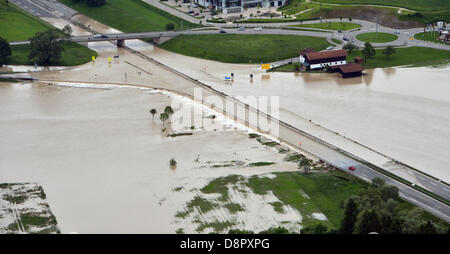 Kolbermoor, Germany. 3rd June 2013. The land and Autobahn A8 are flooded around Kolbermoor, Germany, 03 June 2013. Heavy rains are causing serious flooding in Bavaria and other areas of Germany. Photo: PETER KNEFFEL/dpa/Alamy Live News
