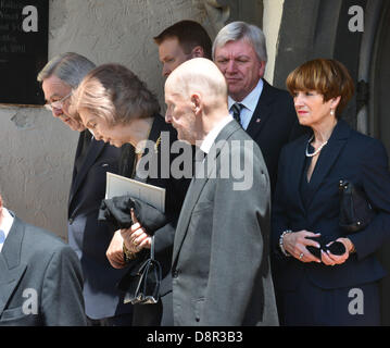 Simeon of Bulgary, Queen Sofia, King Constantine and Hessian Minister President Volker Bouffier with his wife Ursula attend the funeral service of Moritz, Landgrave of Hesse in the Johanniskirche church at Kronberg im Taunus 03 June, 2013. Stock Photo