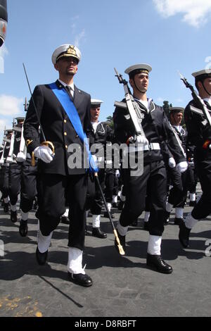 Italian navy soldiers rome sailors hi-res stock photography and