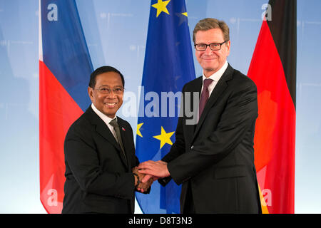 Germany, Berlin. June 4th 2013. Foreign Minister Guido Westerwelle welcomes the Philippine Vice President Jejomar C. Binay for talks at the German Foreign Office. Credit: Credit:  Gonçalo Silva/Alamy Live News. Stock Photo