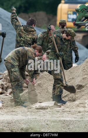 Bavaria, Germany. 4th June 2013. Soldiers of the German Bundeswehr ...