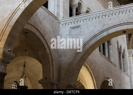 arches over nave and triforium, Basilica di San Nicola (Basilica of Saint Nicholas) church, Bari, Puglia, Italy Stock Photo