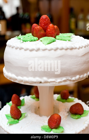 cake with strawberries Stock Photo - Alamy