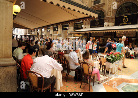 Cafe in Galleria Vittorio Emanuele II, … – License image