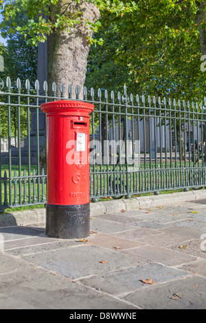 Royal Mail post box, London, England Stock Photo