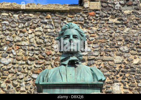 Norwich, monument to Edith Cavell, nurse, patriot and martyr, 1st World War heroine, bronze bust Stock Photo