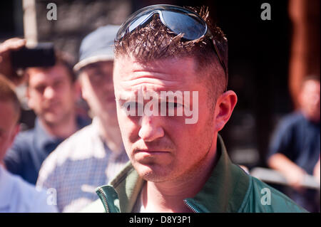 London, UK. 6th June 2013. English Defence League (EDL) leader Tommy Robinson releases interviews to the media during a rally at the Old Bailey on the day of the sentencing of six men pleaded guilty to planning a terrorist attack on an EDL rally in Dewsbury. Credit:  Piero Cruciatti/Alamy Live News Stock Photo