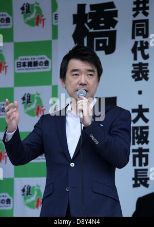 Tokyo, Japan. 6th June 2013. Osaka mayor and Japan Resotration Party co-leader Toru Hashimoto speaks during the House of Councillors election campaign at Shibuya crossing on June 6, 2013 in Tokyo, Japan. (Credit Image: Credit:  Koichi Kamoshida/Jana Press/ZUMAPRESS.com/Alamy Live News) Stock Photo