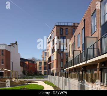 Library Street Affordable Housing, London, United Kingdom. Architect: Metaphorm Architects, 2012. Housing perspective with commu Stock Photo