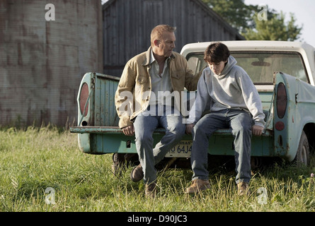 MAN OF STEEL 2013 Warner Bros film with Kevin Costner as Jonathan Kent and Dylan Sprayberry as the 13 year old Clark Kent Stock Photo