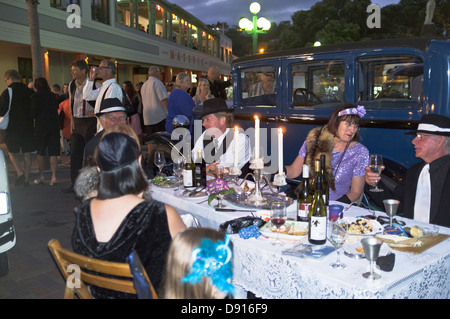 dh Art deco weekend NAPIER NEW ZEALAND Festivals People dressed for party wining and dining festival Stock Photo