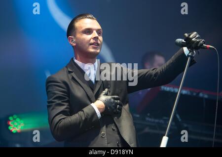 Nuremberg, Germany, 7th June, 2013.Singer Theo Hutchcraft of UK band Hurts performs on the first day of annual rock festival Rock im Park in Nuremberg, Germany, on 07 June, 2013. Credit:  dpa picture alliance/Alamy Live News Stock Photo