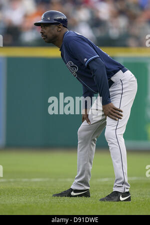 Tampa Bay Rays first base coach George Hendrick, left, talks with