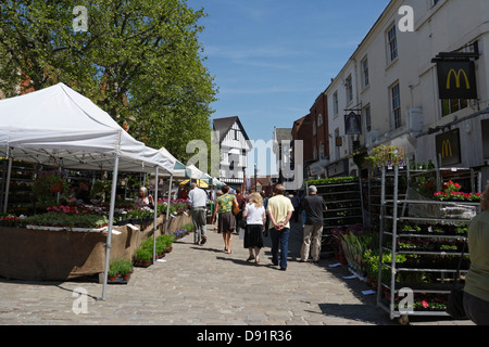 Chesterfield Market Stalls Shoppers, Derbyshire England UK outdoor market Stock Photo