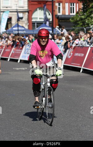 London UK. 8th June 2013. LCC Urban Cyclecross Race Smithfield Market. Credit:  Grant Burton/Alamy Live News Stock Photo