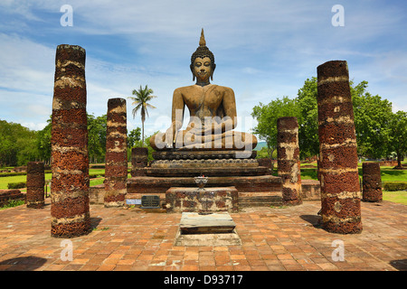 Buddha statue at Wat Mahathat temple, Sukhotai Historical Park, Sukhotai, Thailand Stock Photo