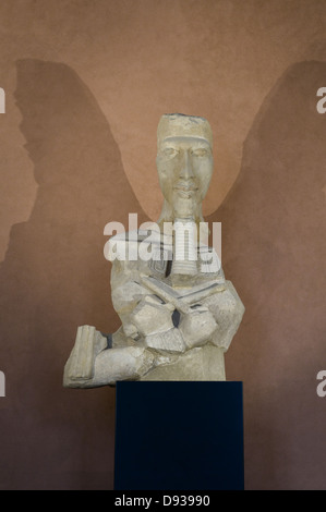 Le roi Aménophis IV - Akhénaton / King Amenhotep IV - Akhenaten sandstone Around 1350 Before JC Egyptian Antiquity Louvre Museum Stock Photo