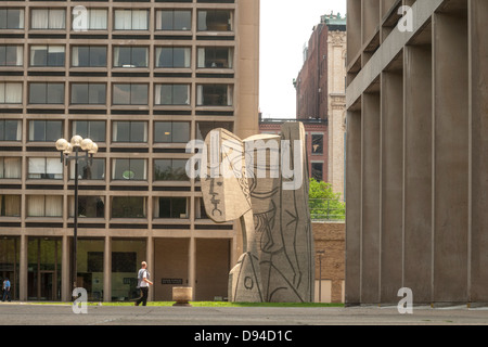 Pablo Picasso inspired Bust of Sylvett, is the centerpiece of SIlver Towers (University Plaze) designed by I M Pei, on the NYU c Stock Photo