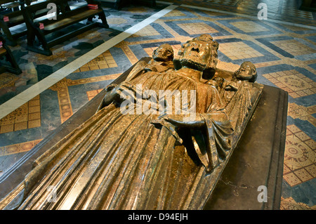 Worcester Cathedral, England. Purbeck marble coffin lid of King John ruler of England 1167-1216