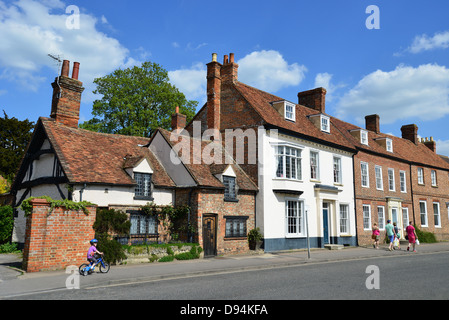 Period cottages on High Street, Thame, Oxfordshire, England, United Kingdom Stock Photo