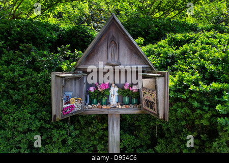 Small shrine dedicated to the Virgin Mary, St Mary's Catholic Church, Annapolis, Maryland, USA Stock Photo