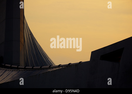 Zoom in of the suspension rooftop of the Yoyogi National Gymnasium in the evening golden glow Stock Photo