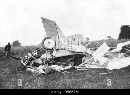 Flight-Lieutenant Warneford, British pilot, awarded Victoria Cross for ...