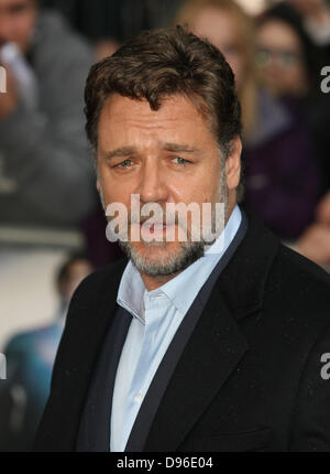 RUSSELL CROWE MAN OF STEEL UK PREMIERE LEICESTER SQUARE  LONDON ENGLAND 12 June 2013 Stock Photo