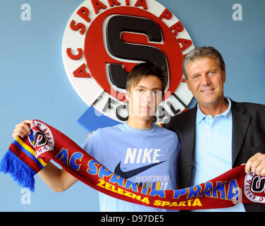 ***FILE PHOTO***Czech soccer player Vaclav Kadlec transfers according to the German Newspaper Bild to the German Bundesliga team Eintracht Frankfurt. Vaclav Kadlec (left) is introduced as a new enforcement of Sparta Prague by the president of the club Jozef Chovanec on July 20 2008 in Prague, Czech Republi. (CTK Photo/Michal Dolezal) Stock Photo