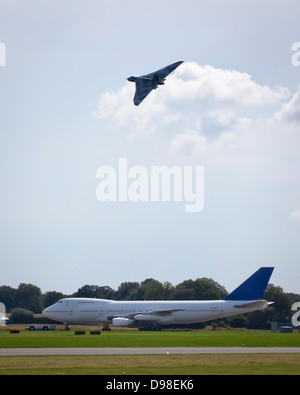 Vulcan Bomber Air Display 2012, Dunsfold Park Aerodrome, Cranleigh, Surrey, UK Stock Photo