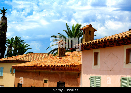 Sunny noon at Porquerolles island - view over tiled roof tops. Côte d’Azur, French Riviera Stock Photo