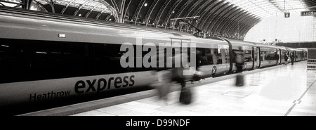 Heathrow Express train at Paddington station, London Stock Photo