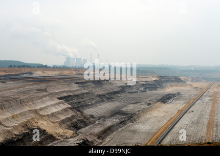 Tagebau (open-cast coal mine) Inden, North Rhine-Westphalia, Germany.