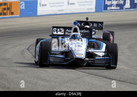 Milwaukee, Wisconsin, USA. 15th June, 2013. Indycar, Round 9, Milwaukee , Indyfest Milwaukee, WI, USA, June 14-15 2013, HELIO CASTRONEVES, Team Penske Credit: Credit:  Ron Bijlsma/ZUMAPRESS.com/Alamy Live News Stock Photo