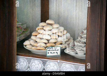 Marzipan cakes, Erice, Sicily, Italy , Marzipangebaeck, Erice, Sizilien, Italien, Dolci di Pasat di Mandorla Stock Photo