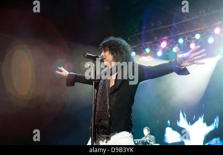 Kelly Hansen of Foreigner performing live in concert at the Seminole Hard Rock Hotel and Casinos' Hard Rock Live. Hollywood, Florida - 13.03.11 Stock Photo