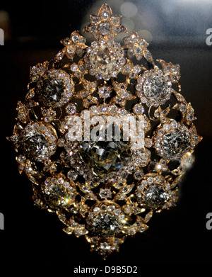 Royal Belt and Pendant Brooch.  Late 1890's  The queen wore this belt and accompanying pendant on state occasions, as shown in the portrait of her in about 1900.  Later, the wife of her grandson wore them at the coronation of Queen Elizabeth 11 in London Stock Photo