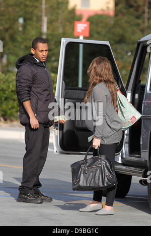 Heavily pregnant Hilary Duff arrives at Saint John's Health Center with two large bags, one of them from Whole Foods, Los Angeles, California - 31.02.12 Stock Photo