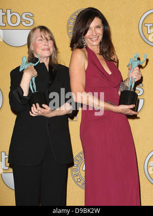 Sissy Spacek and Mary Steenburgen 18th Annual Screen Actors Guild Awards (SAG Awards) held at The Shrine Auditorium - Press Room Los Angeles, California - 29.01.12 Stock Photo