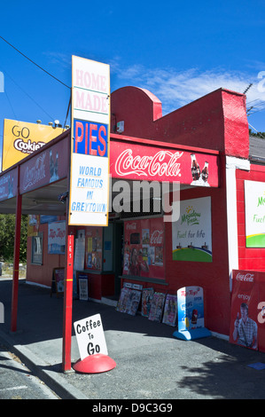 dh  GREYTOWN NEW ZEALAND Home made pies shop sign Stock Photo