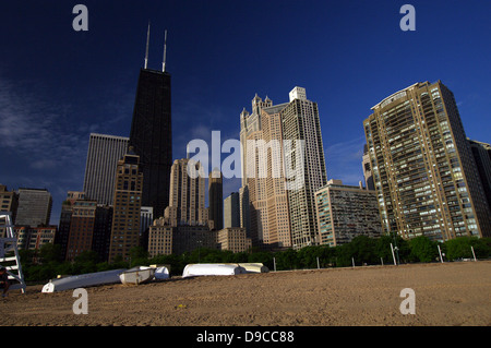 Oak Street Beach with John Hancock Center in the background - Chicago, USA Stock Photo