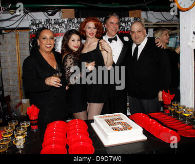 Roz Ryan, Bianca Marroquin, Leigh Zimmerman, Jeff McCarthy and Raymond Bokhour Backstage celebration with the cast of the Broadway musical 'Chicago' as it becomes the fifth longest-running show in Broadway history at the Ambassador Theatre. Christie Brinkley stars as Roxie Hart starting April 4th. New York City, USA - 25.03.11 Stock Photo