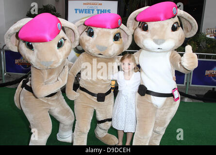 Elsie Fisher Los Angeles premiere of 'Hop' at Universal Studios Hollywood Universal City, California 27.03.11 Stock Photo