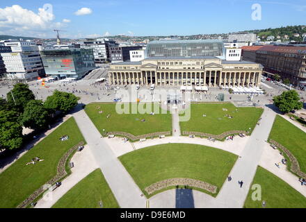 (FILE) An archive photo dated 07 June 2013 shows Schlossplatz with the Kunstmuseum (L) in Stuttgart, Germany, 07 June 2013. Photo: BERND WEISSBROD Stock Photo